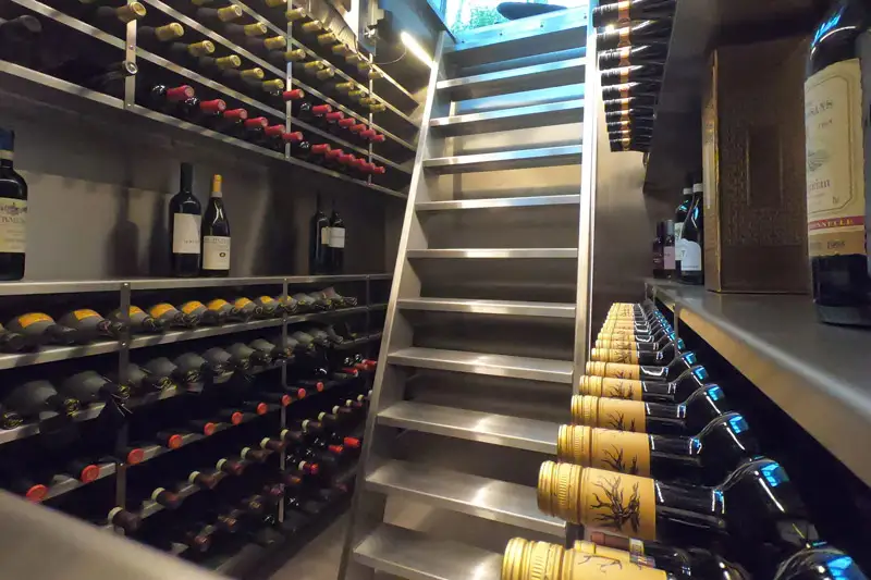 Innsiden av en Vinorage-vinkjeller